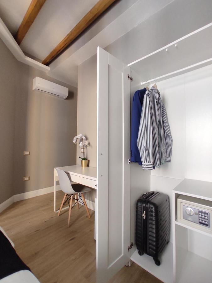 קליארי Manno Rooms Affittacamere מראה חיצוני תמונה