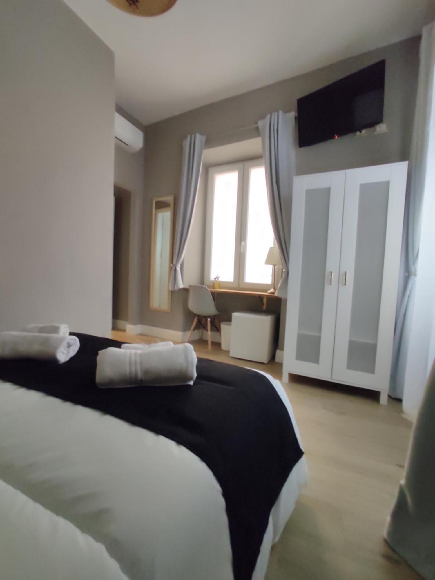קליארי Manno Rooms Affittacamere מראה חיצוני תמונה